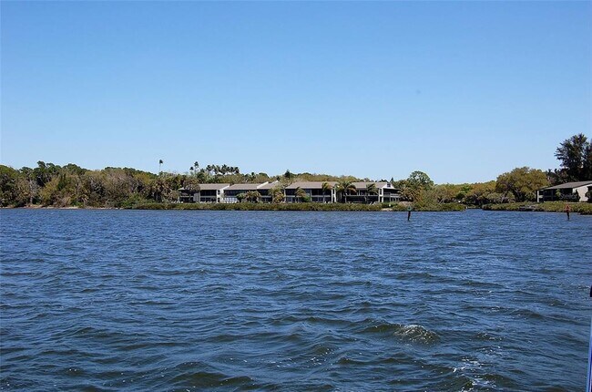 Building Photo - 1608 Bayhouse Point Dr