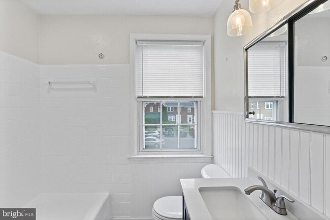 Building Photo - 324 Small Ct