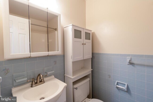 Building Photo - 3935 Wintergreen Pl