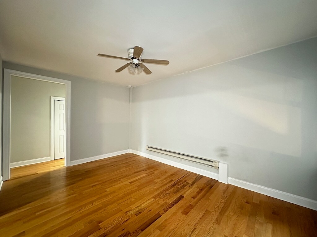 Building Photo - 3737 N Pine Grove Ave