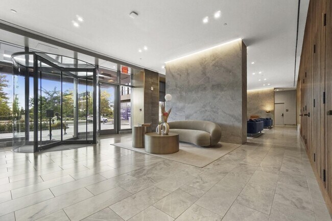 Building Photo - 2 Shore Ln