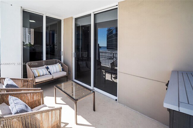 Building Photo - 701 Brickell Key Blvd