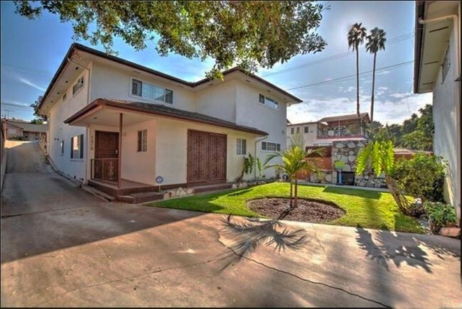 Building Photo - 547 Hill St