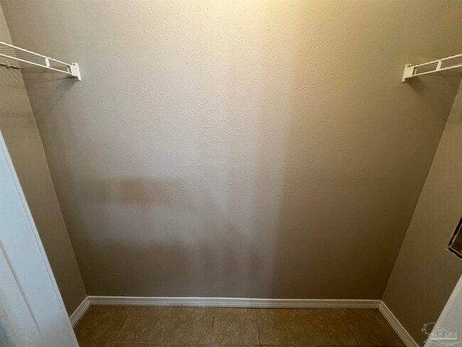 Building Photo - 9485 Sunnehanna Blvd