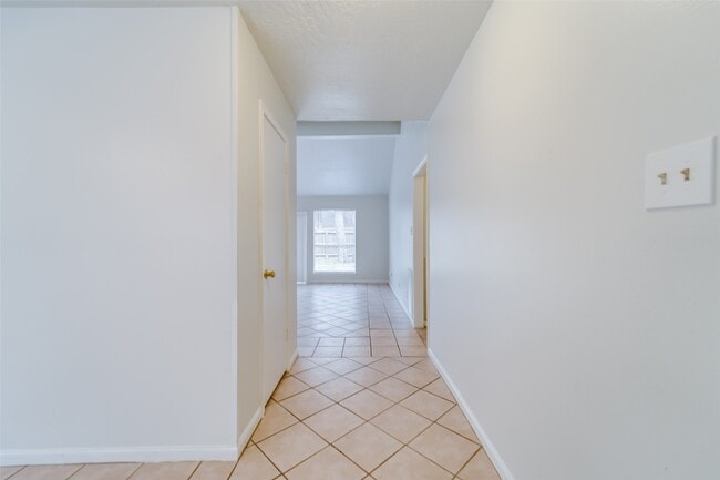 Building Photo - 15114 Forest Lodge Dr