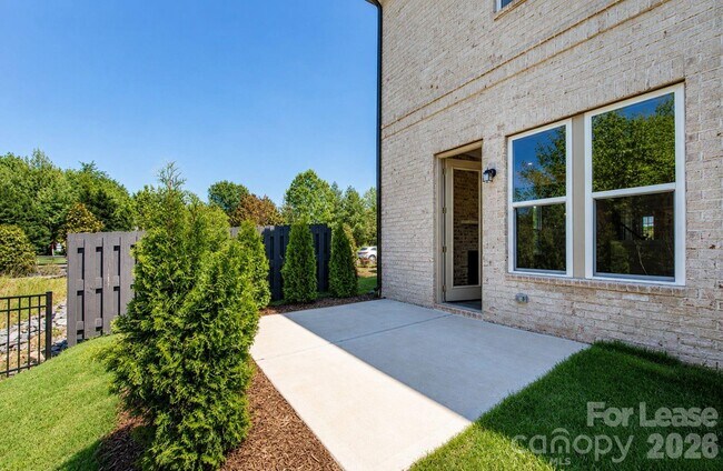 Building Photo - 104 Kentmore Dr
