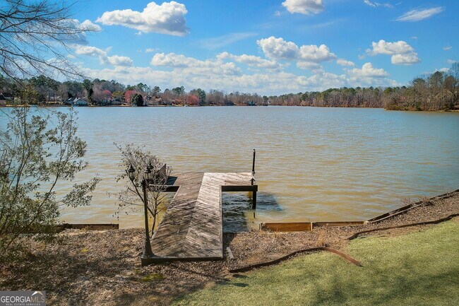 Building Photo - 300 Island Cove Dr