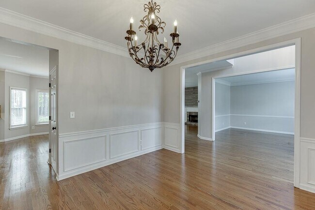 Building Photo - 1795 Lake Heights Cir