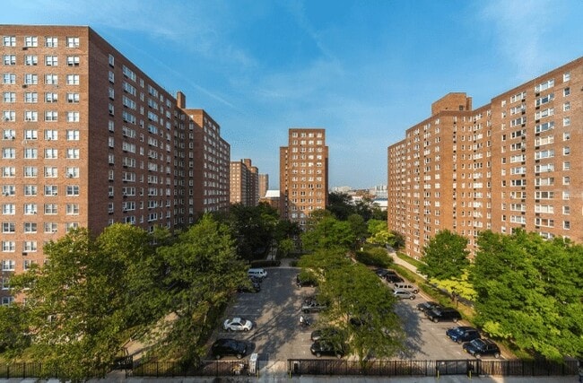 Building Photo - 620 Lenox Ave