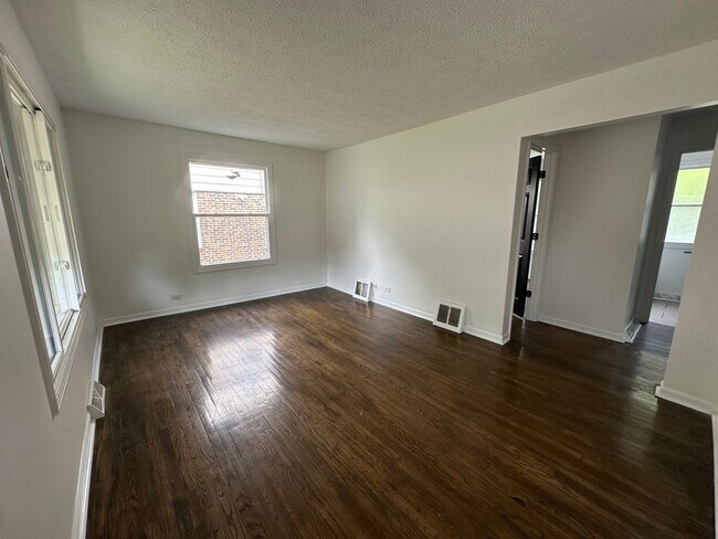 Building Photo - FREE APPLICATION!! Beautiful 4 bedroom hou...