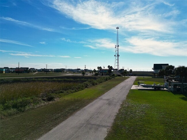 Building Photo - 131 Pieces of 8