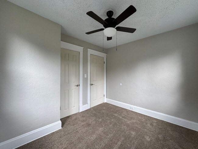 Building Photo - Welcome to this charming home in Portsmout...