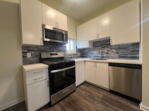 Building Photo - Updated 2BR Apartment Now Showing!