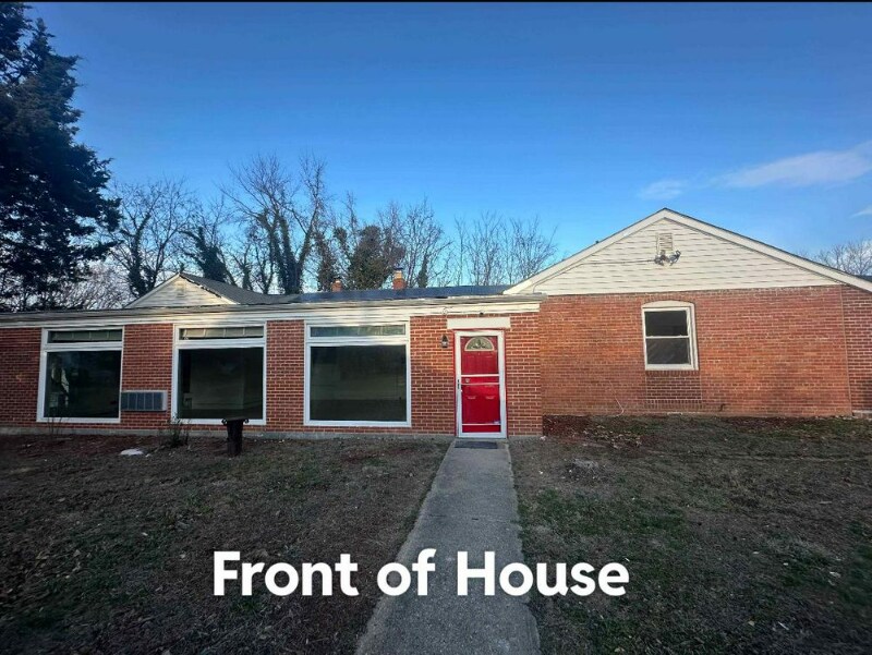 Building Photo - 301 Loureiro Ln