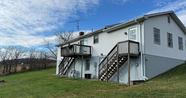 Building Photo - 1932 Turkey Knob Rd