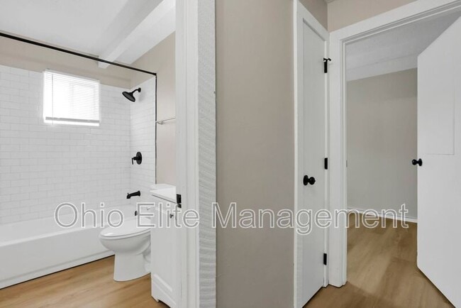 Building Photo - 3086 Grasmere Ave