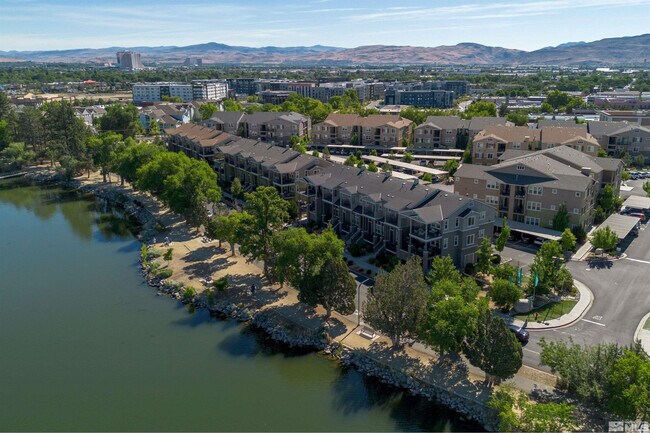 Building Photo - 2490 Eastshore Pl