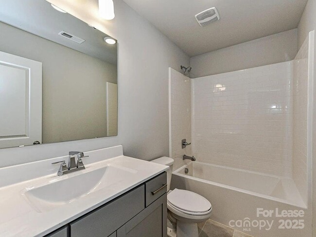 Building Photo - 1225 Kohler Ave