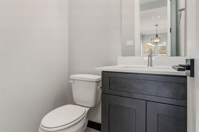 Building Photo - 208 Silverleaf Rd