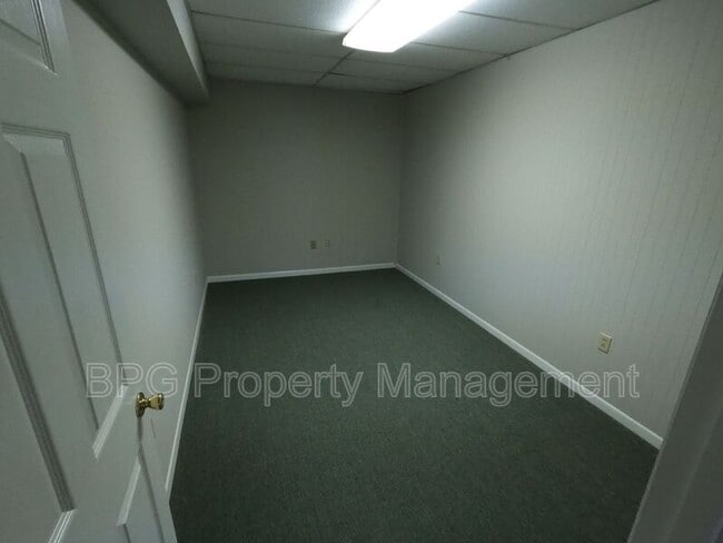 Building Photo - 95 N Main St