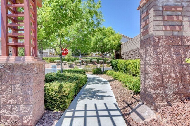 Building Photo - 10837 Hunters Green Ave