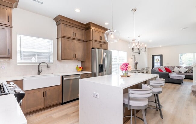 Building Photo - Do Not Miss this Beautiful piece of property.