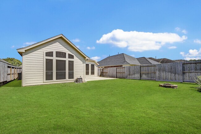 Building Photo - 18923 Bluestone Hollow Ln