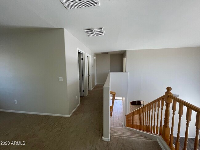 Building Photo - 3517 E Crescent Way