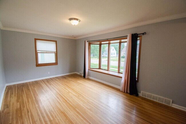 Building Photo - Spacious Multi Level Home In Austin With Garage And Sheds
