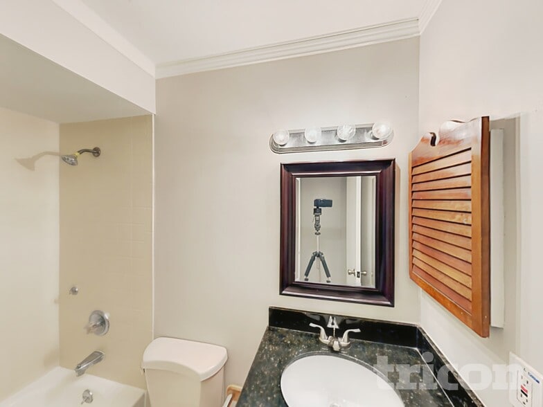 Building Photo - 6324 Frost Dr