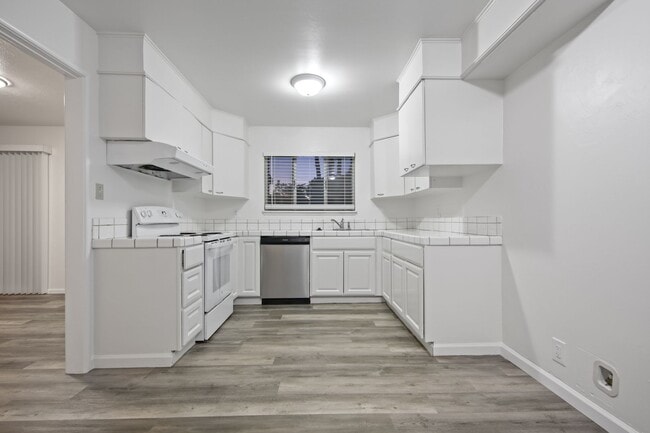 Building Photo - 3 Bedroom 2 Bathroom House For Rent!