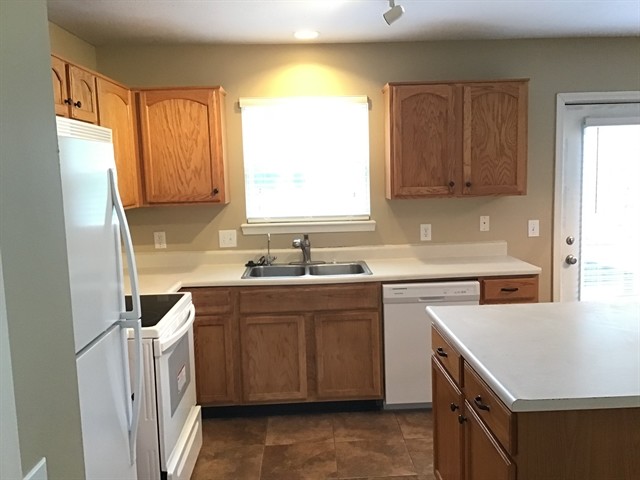 Building Photo - 5837 Columbia Cir