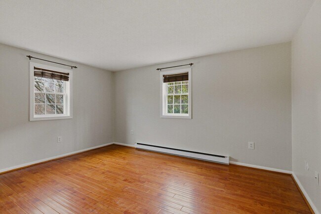 Building Photo - 559 Sagamore Ave