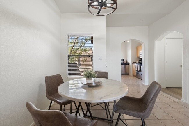 Building Photo - Scottsdale Condo!