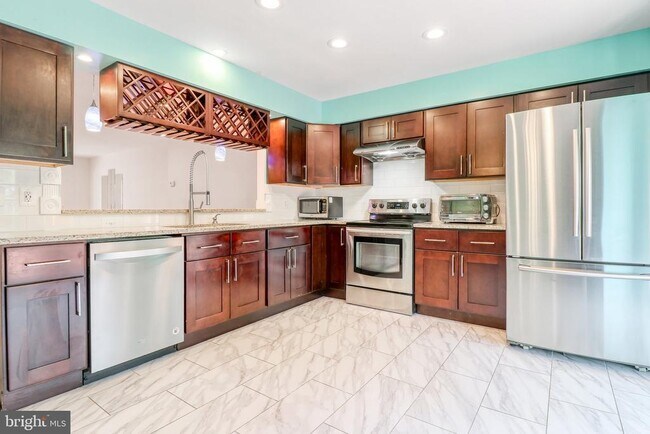 Building Photo - 3964 Rosebay Ct
