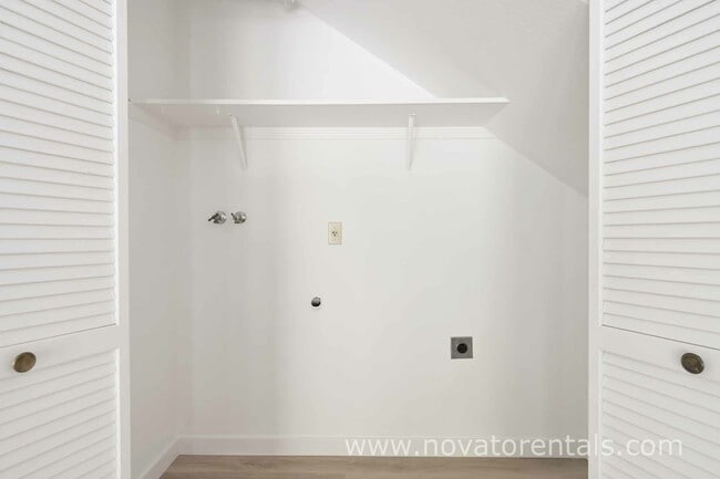 Building Photo - 32 Spinosa Way