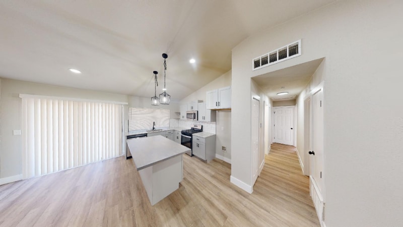 Building Photo - 7323 Glen Arbor Dr