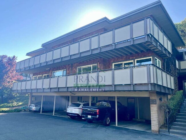 Building Photo - 137 Pixley Ave