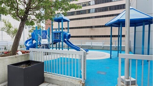 Building Photo - 635 W 42nd St