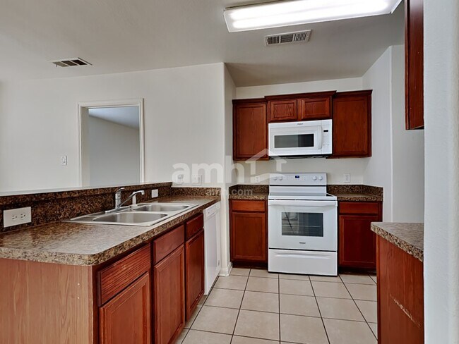 Building Photo - 10025 Quail Glen Dr