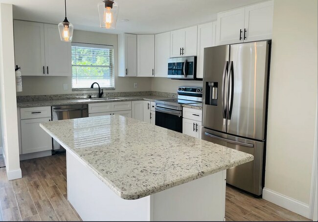 Building Photo - Glen Ave