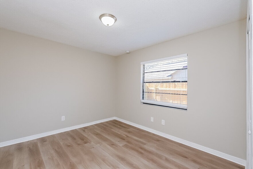 Building Photo - 4204 Spring Way Cir