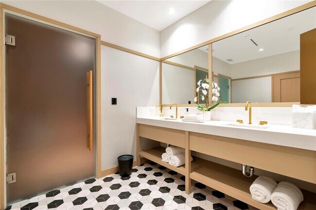 Building Photo - 3101 Bayshore Blvd