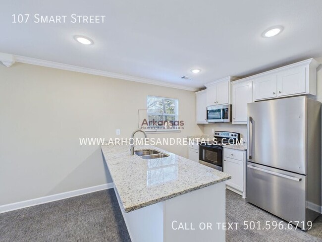 Building Photo - 107 Smart St