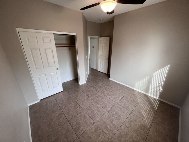Building Photo - 3BDRM 2BA Residential home with pool for rent in Goodyear!