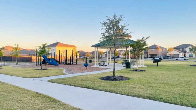 Building Photo - 2104 Hardwick Dr