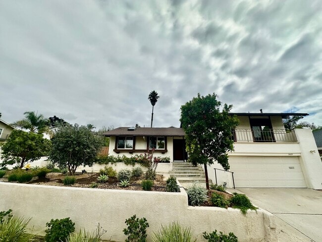 Building Photo - Stunning 4B 3.5 BA Home in Bay Park w/ AC ...