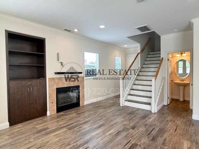 Building Photo - 5798 Mapleview Dr