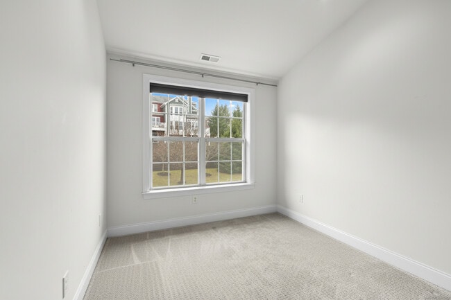 Building Photo - 164 Warrington Round