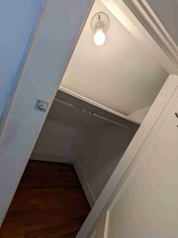 Building Photo - 708 Pilot Ave